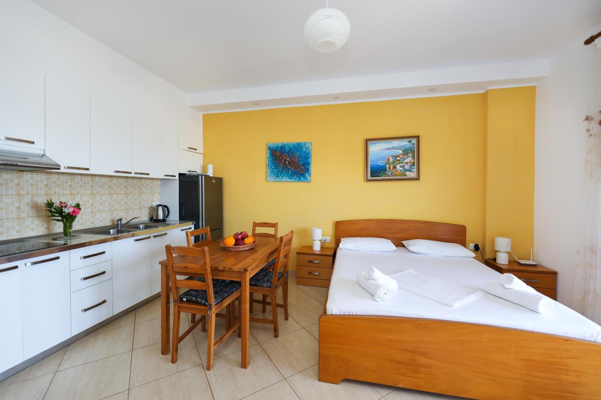 Lorel's Homes Hotel apartamentowy Wlora